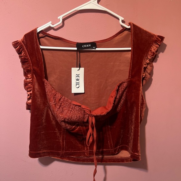 Cider Lace Trim Rust Crop Top - Picture 3 of 4